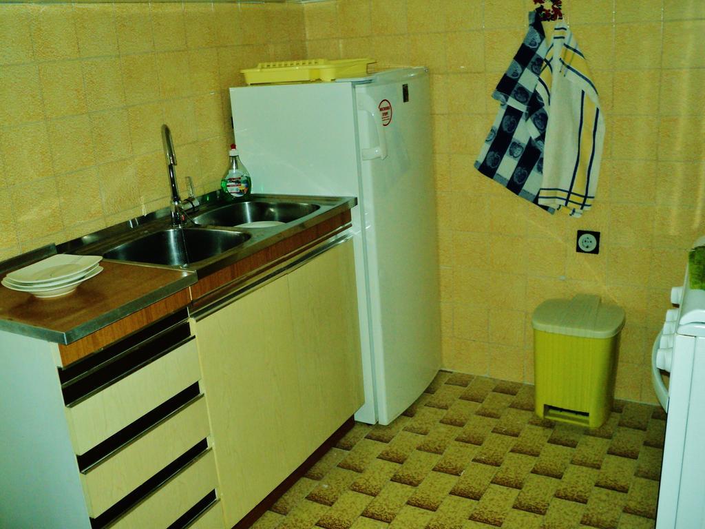 Apartments Nevenka Krk Town Exterior photo